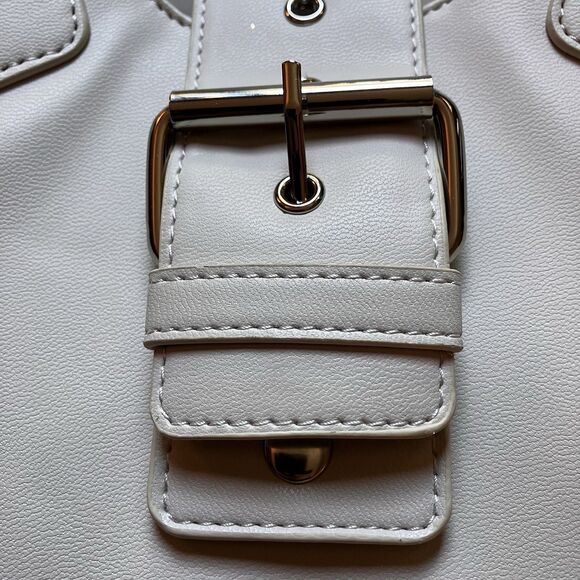 NWT Steve Madden Blisa Moto Shoulder Bag Cream Bone Logo MSRP $88 Small Flaw - Picture 7 of 16